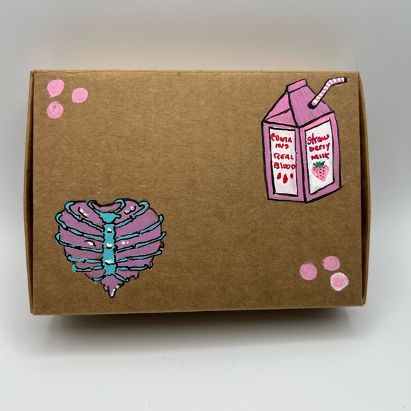 Pastel Goth Jewelry Gift Set with Painted Box - Gothic Kawaii Jewelry Gift Set - Picture 8 of 8